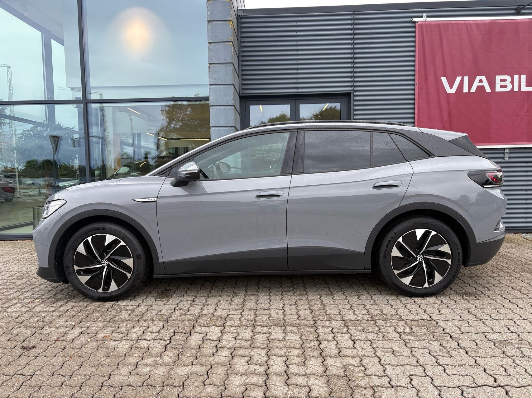 Grå VW ID.4 fra 2023