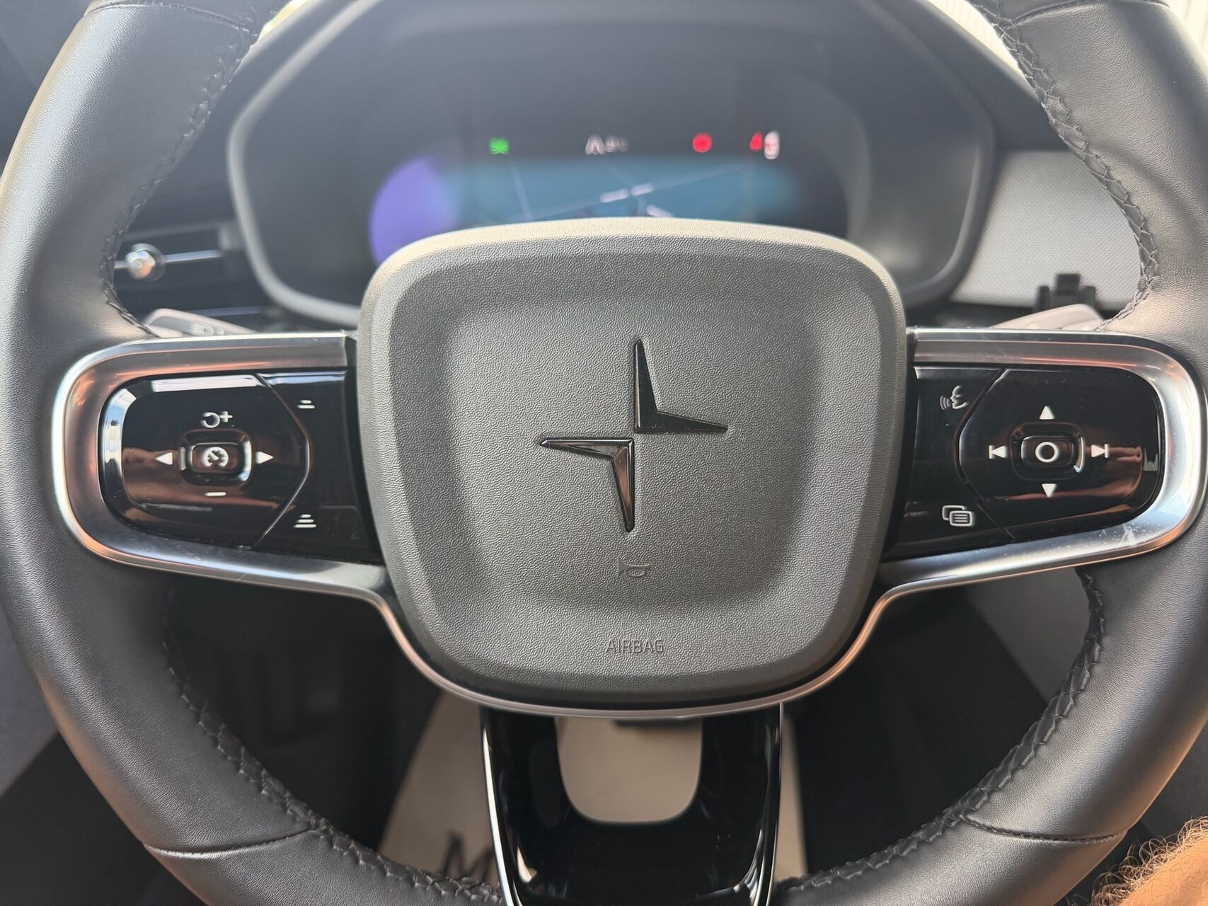 Hvid Polestar 2 fra 2023
