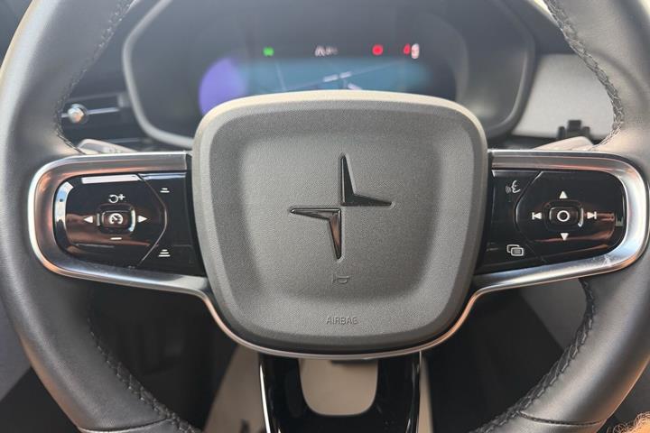 Hvid Polestar 2 fra 2023