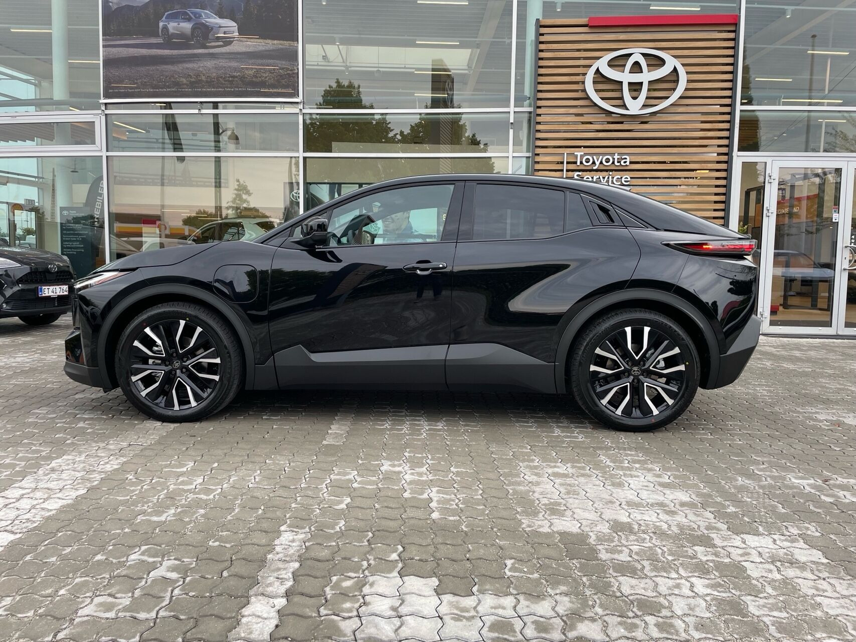 Sort Toyota Toyota C-HR+ fra 2026