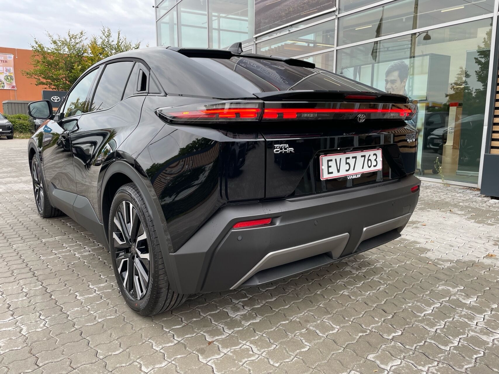 Sort Toyota Toyota C-HR+ fra 2026
