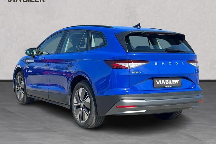 Blå Skoda Enyaq fra 2024