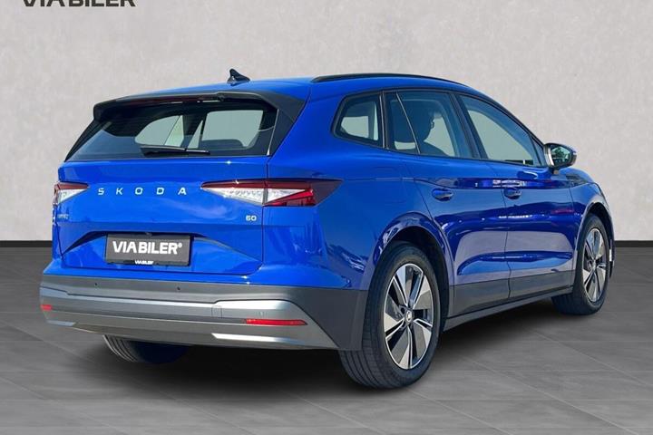 Blå Skoda Enyaq fra 2024