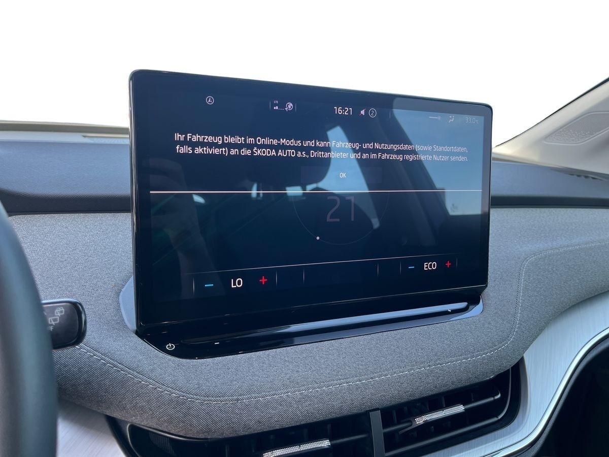 Blå Skoda Enyaq fra 2024