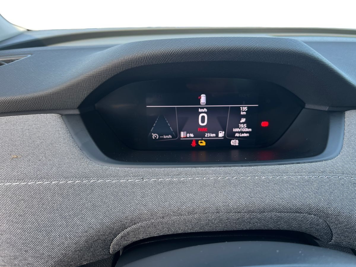 Blå Skoda Enyaq fra 2024