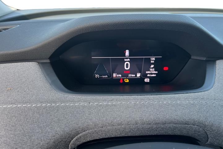 Blå Skoda Enyaq fra 2024