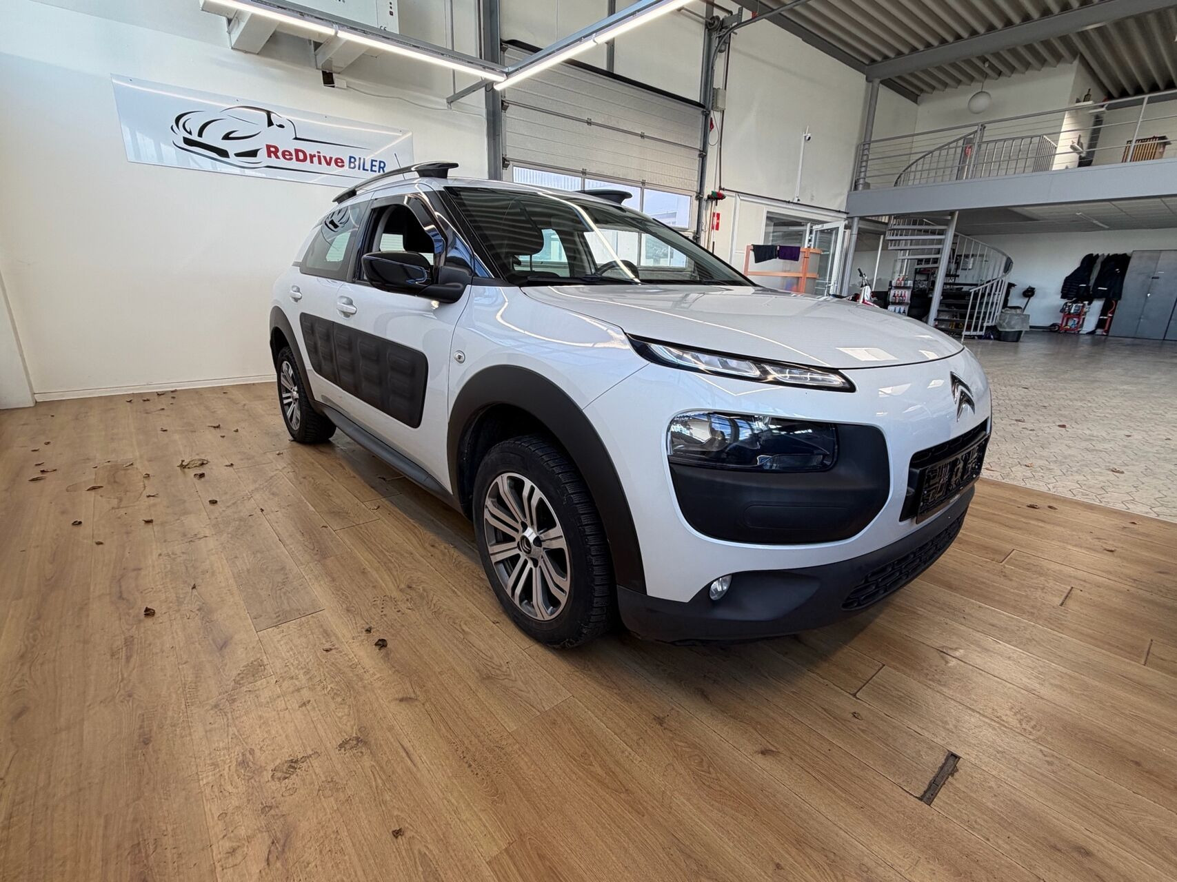 Hvid Citroën C4 Cactus fra 2014
