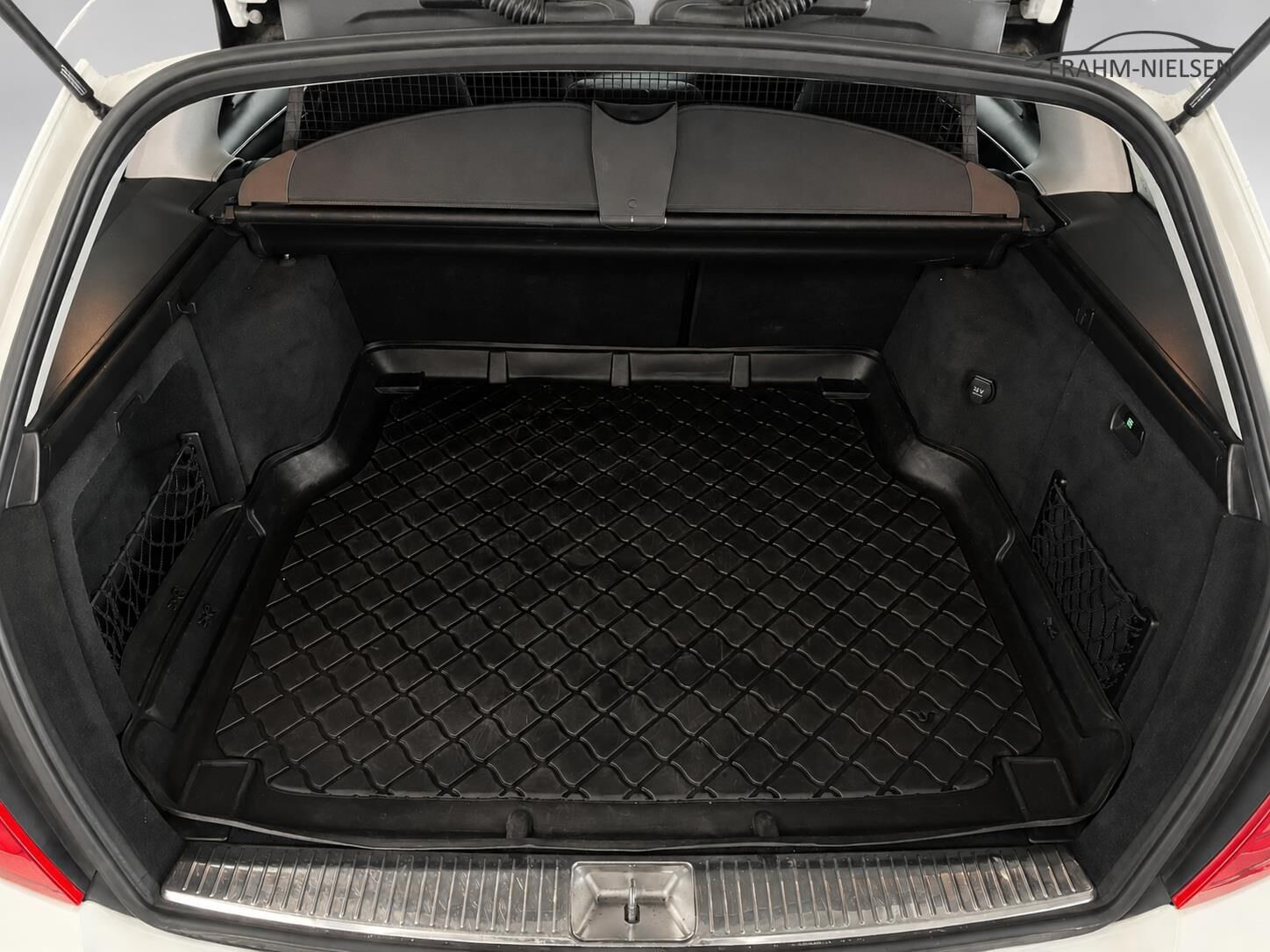 Hvid Mercedes C180 d fra 2012