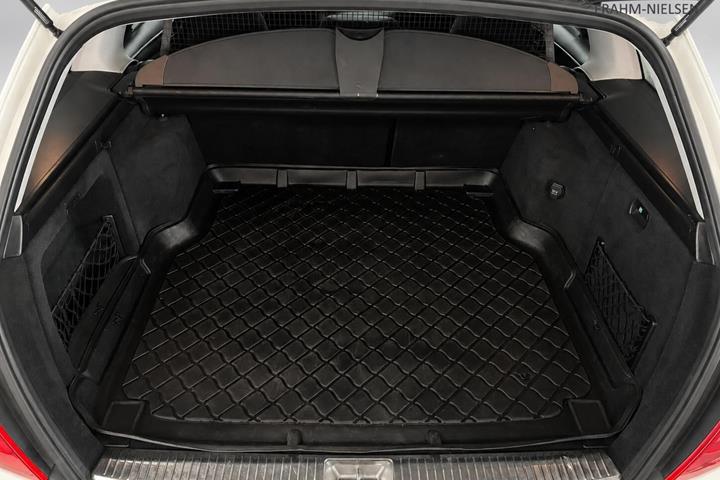 Hvid Mercedes C180 d fra 2012
