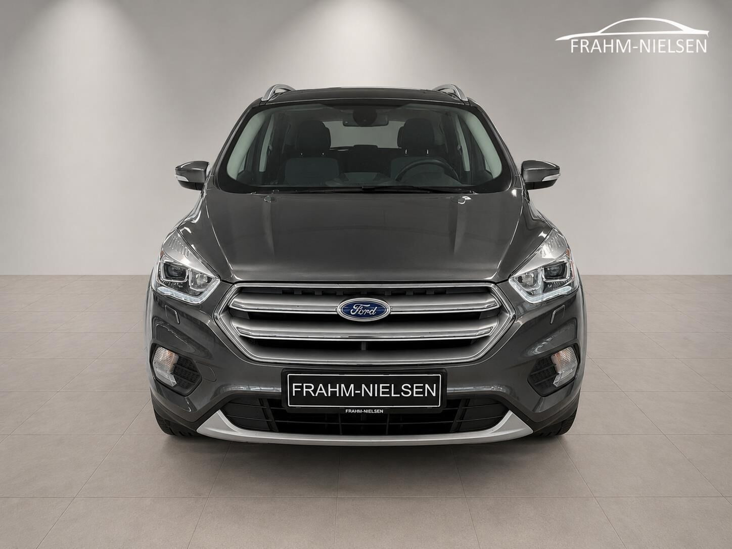 Grå Ford Kuga fra 2017
