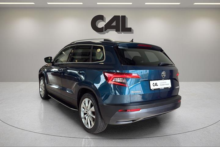 Blå Skoda Karoq fra 2019