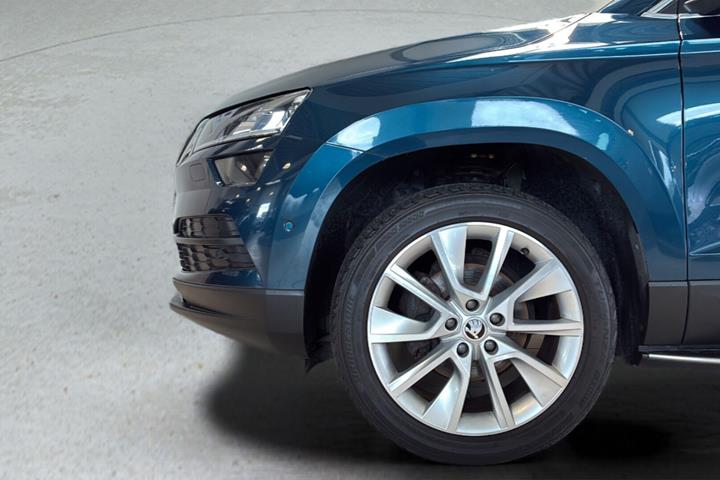 Blå Skoda Karoq fra 2019