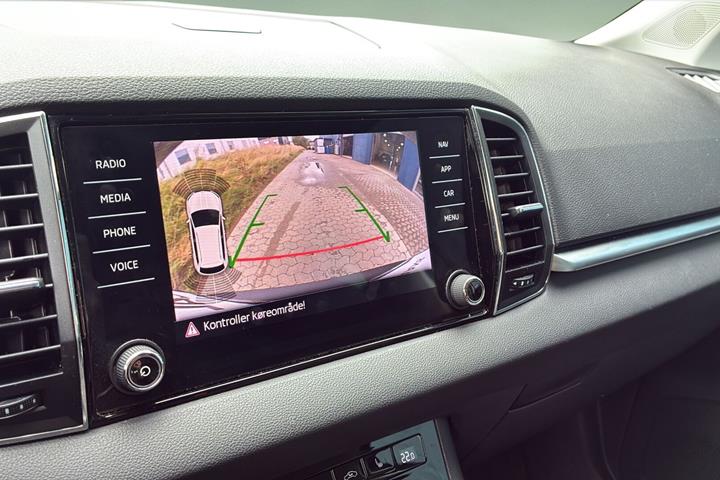 Blå Skoda Karoq fra 2019