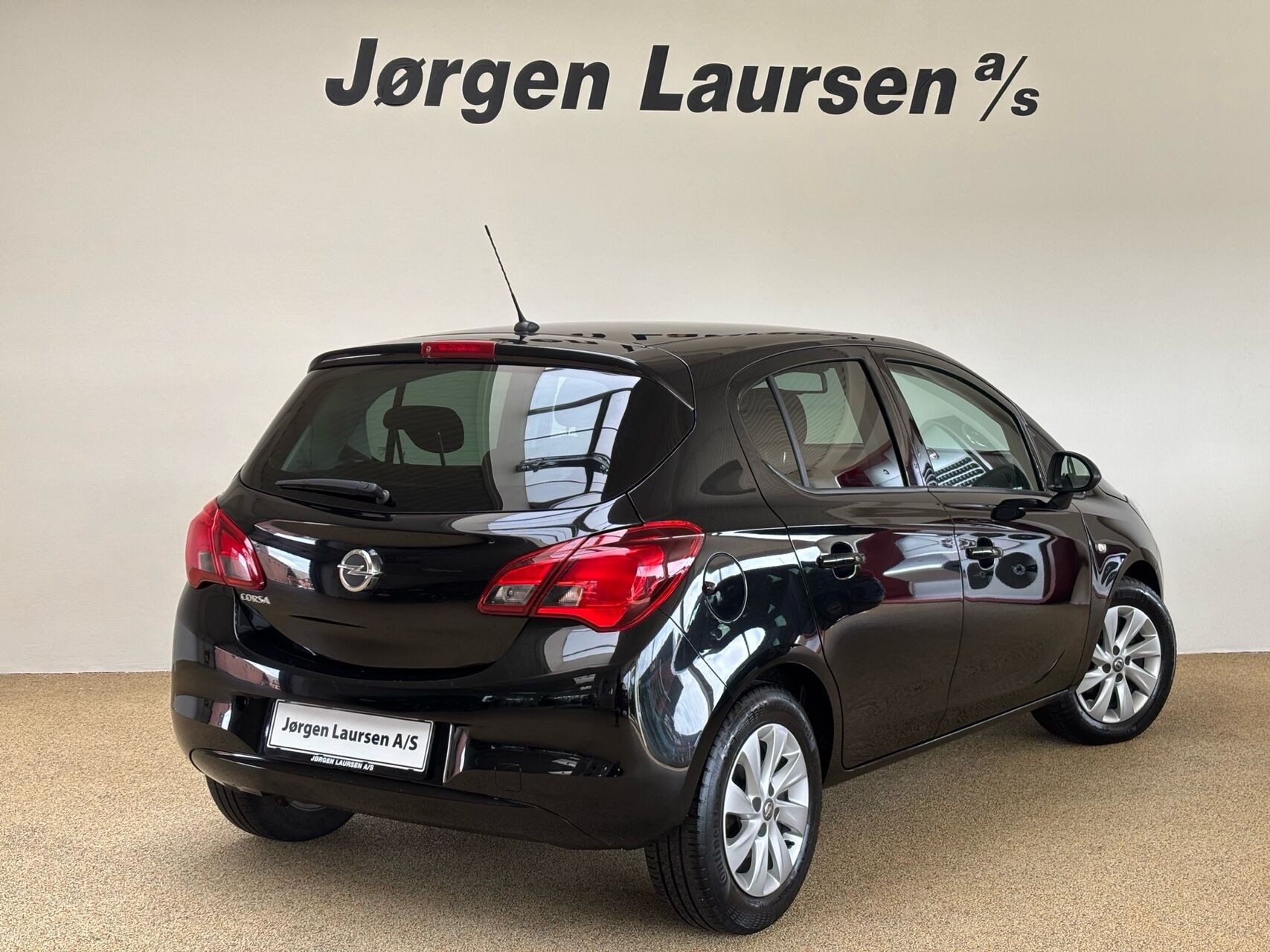 Sort Opel Corsa fra 2018