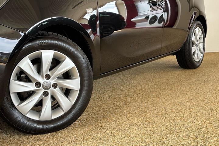 Sort Opel Corsa fra 2018