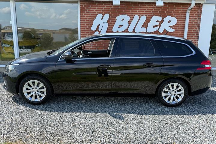Sort Peugeot 308 fra 2019