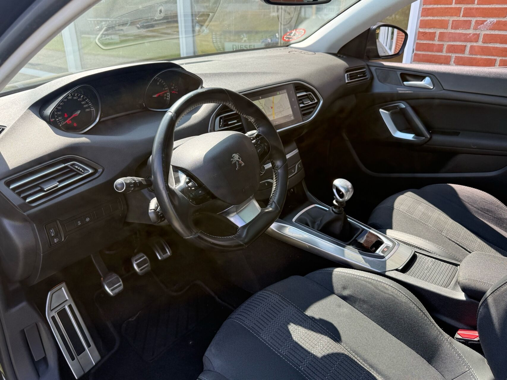 Sort Peugeot 308 fra 2019
