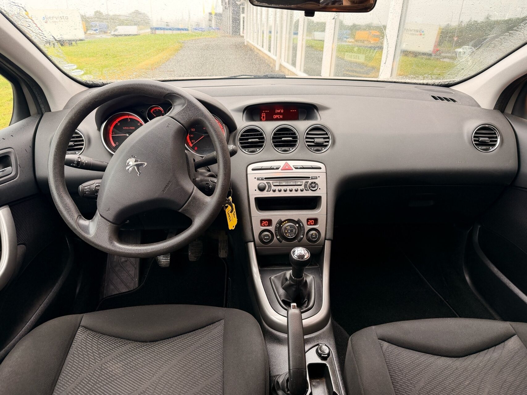 Sort Peugeot 308 fra 2011