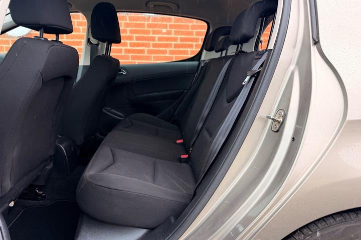 Sort Peugeot 308 fra 2011