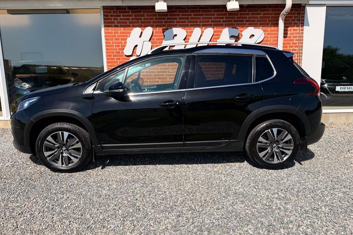 Sort Peugeot 2008 fra 2018