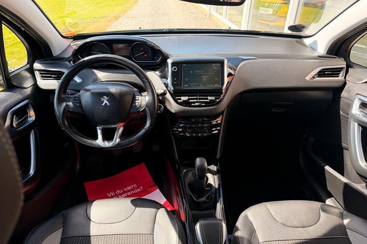 Sort Peugeot 2008 fra 2018