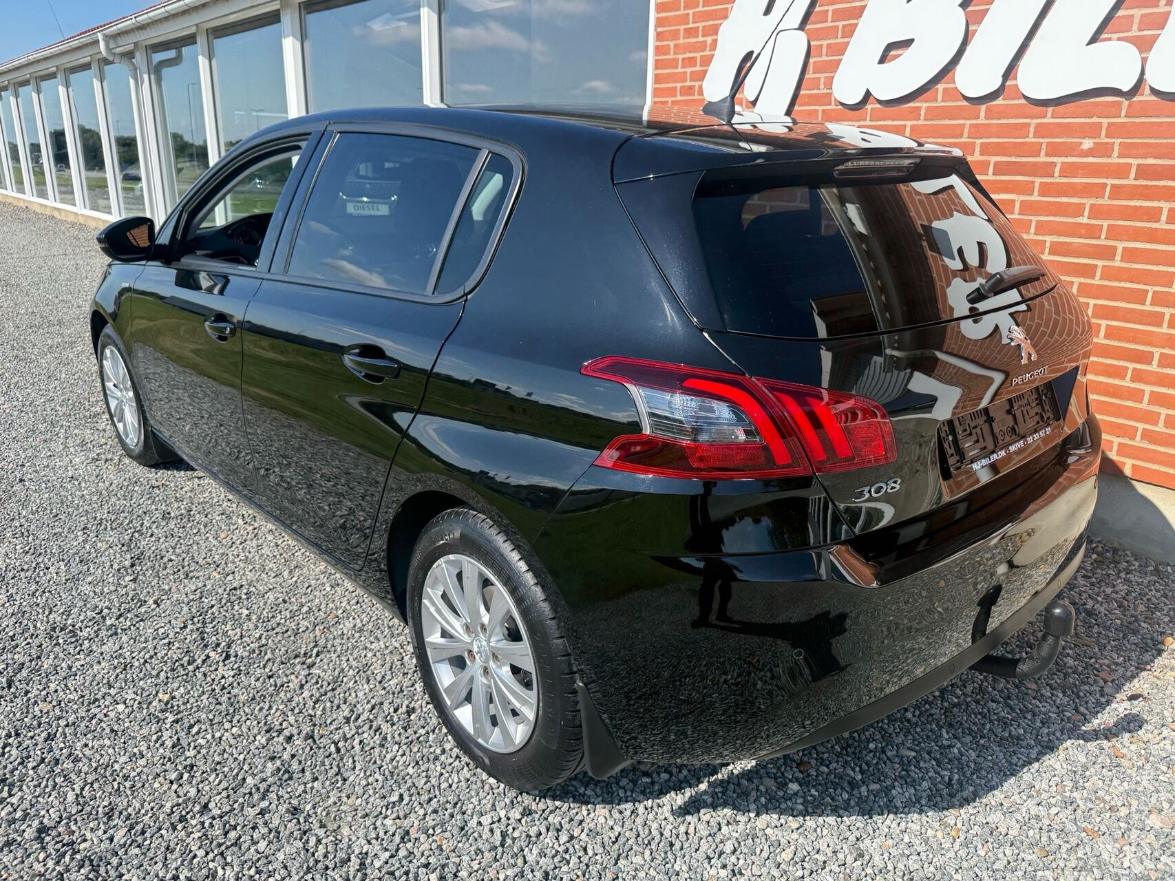 Sort Peugeot 308 fra 2019