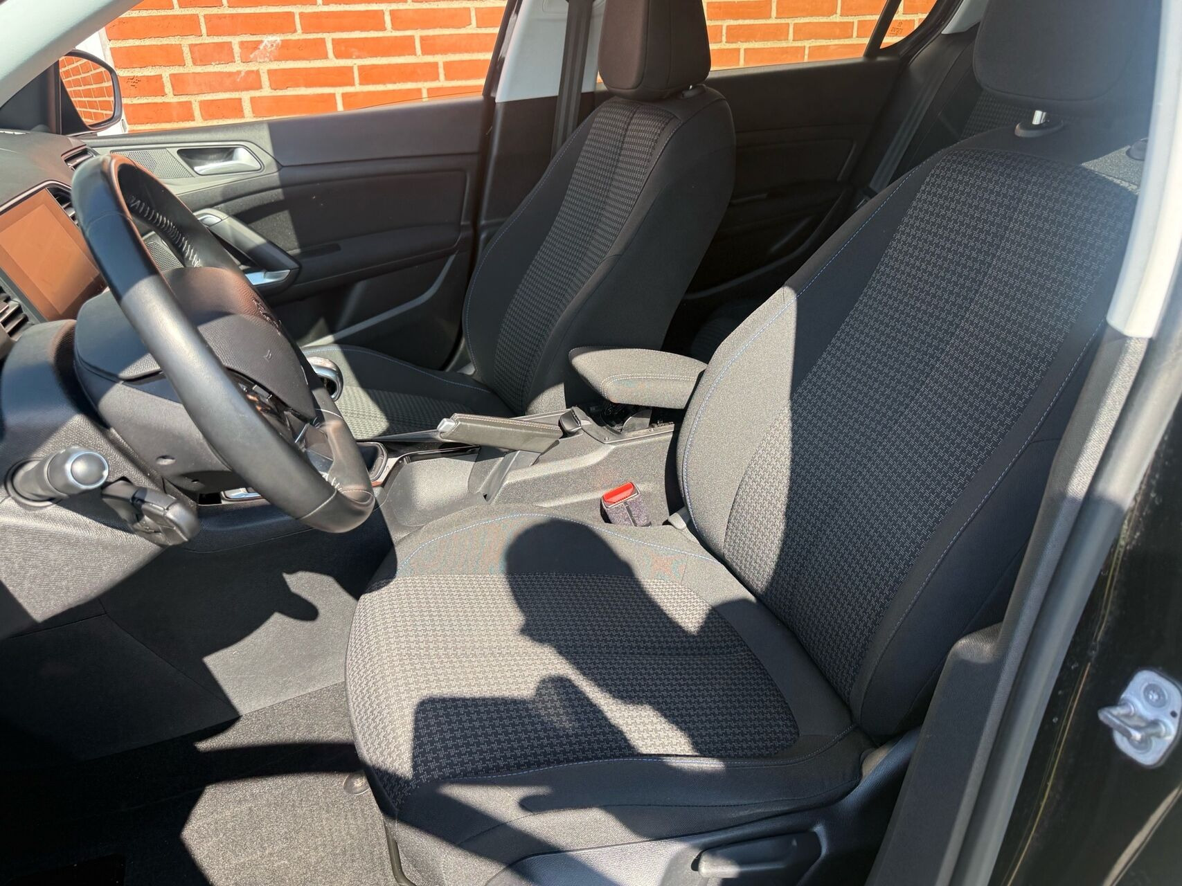 Sort Peugeot 308 fra 2019