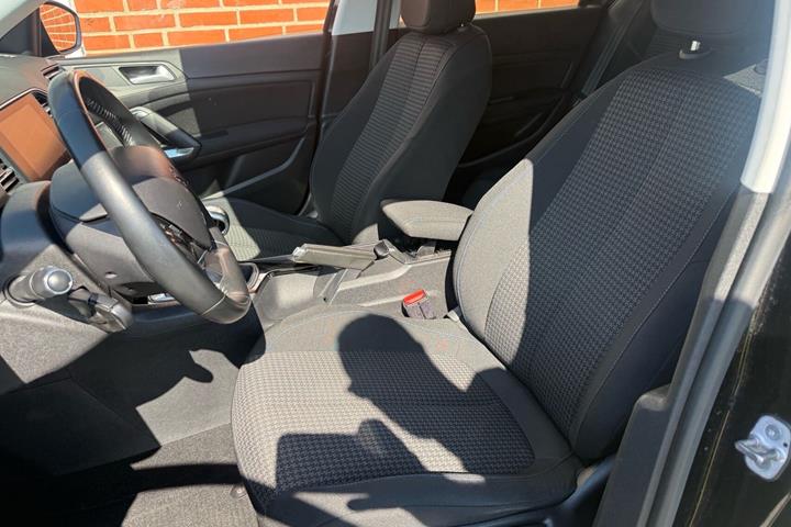 Sort Peugeot 308 fra 2019