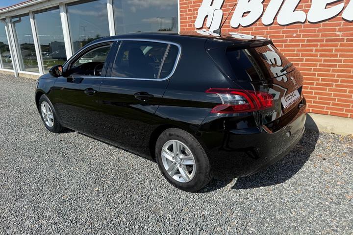 Sort Peugeot 308 fra 2019
