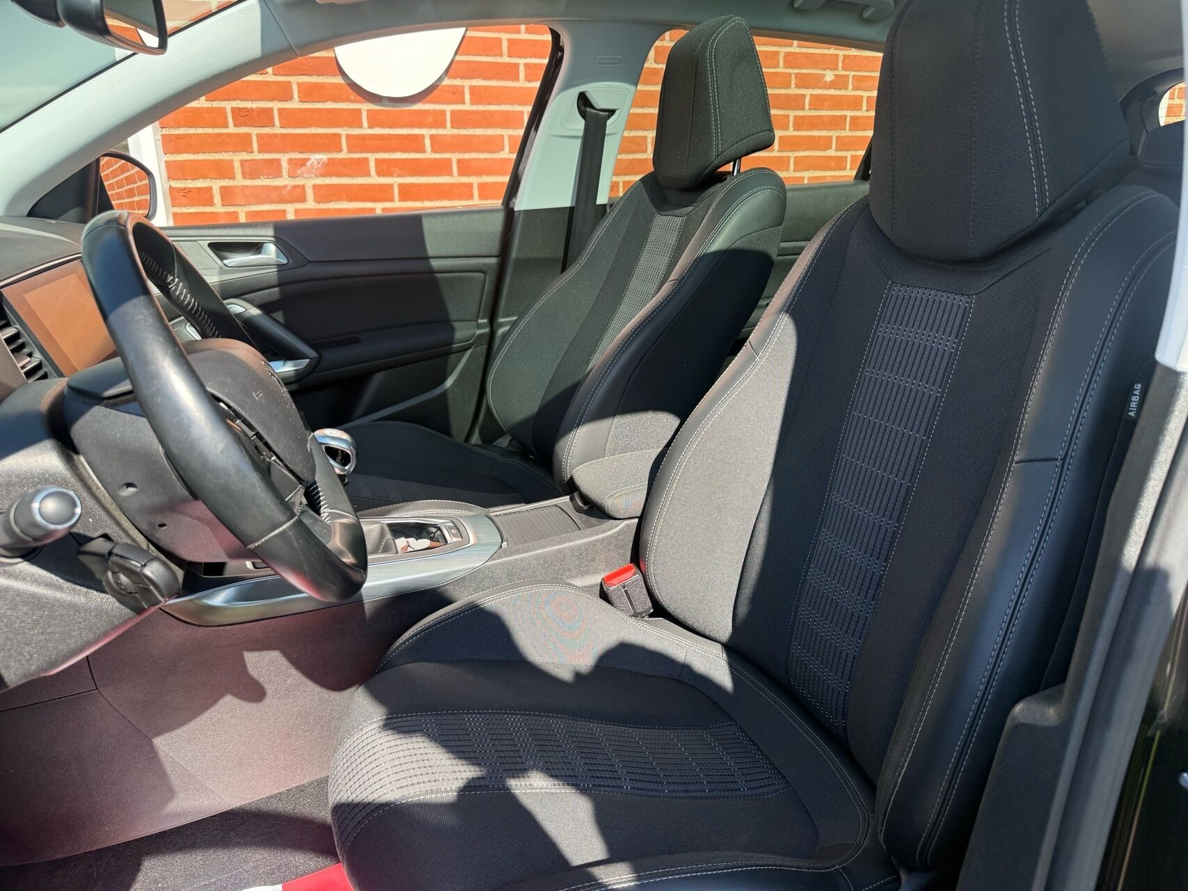 Sort Peugeot 308 fra 2019