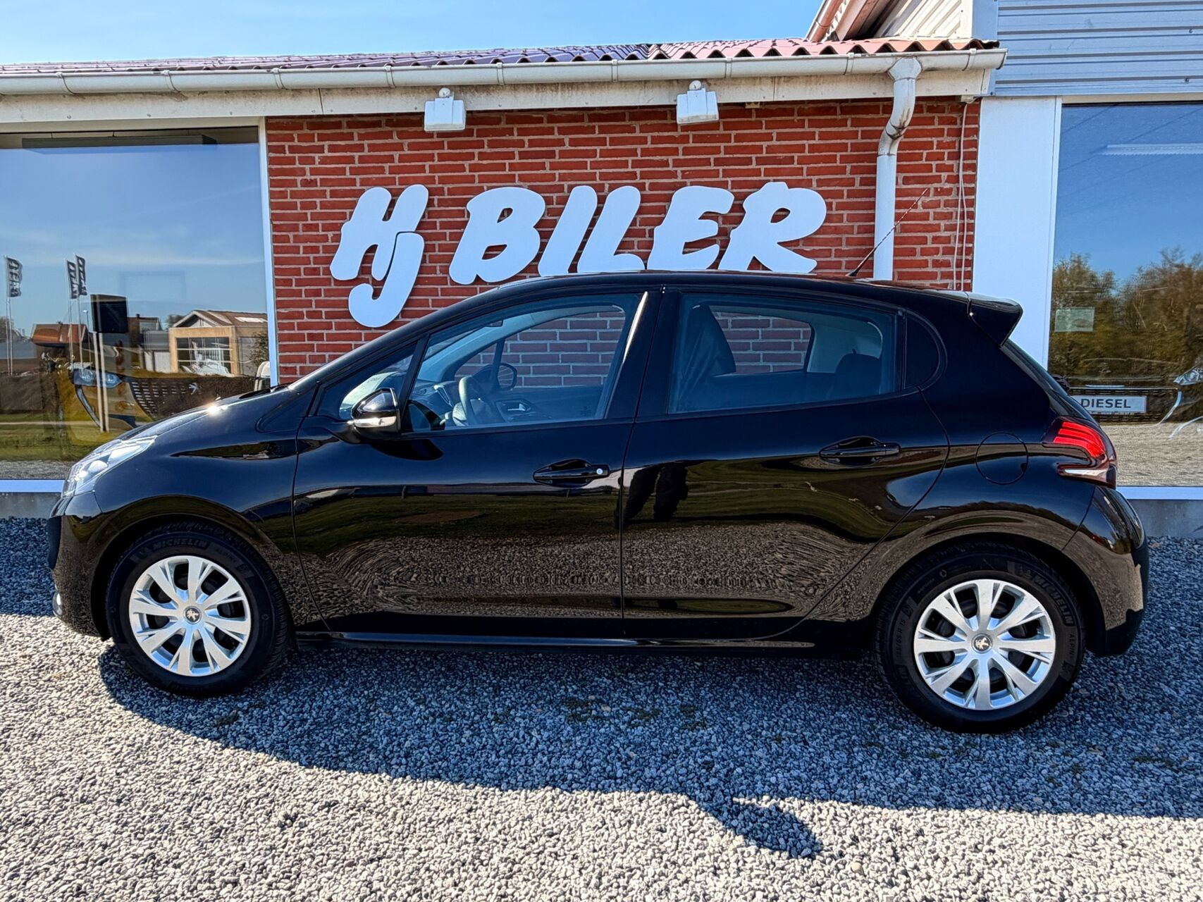 Sort Peugeot 208 fra 2015