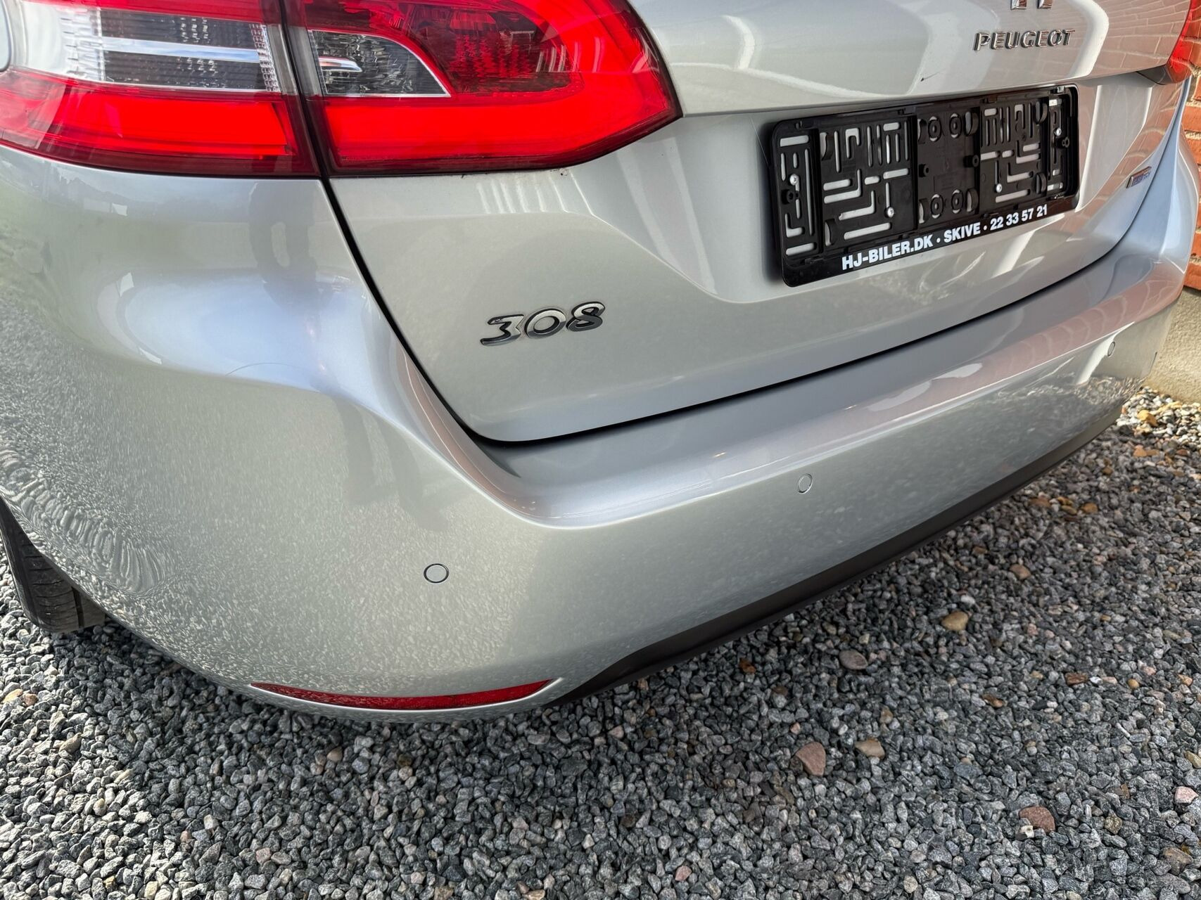 Sølv Peugeot 308 fra 2017