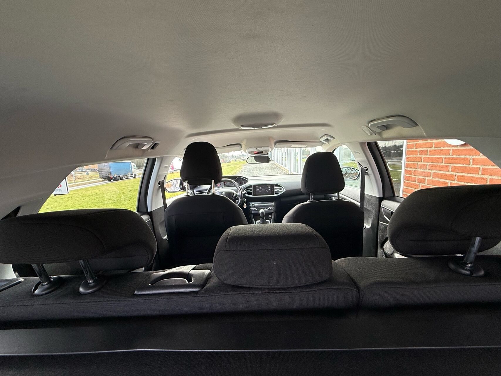 Sølv Peugeot 308 fra 2017