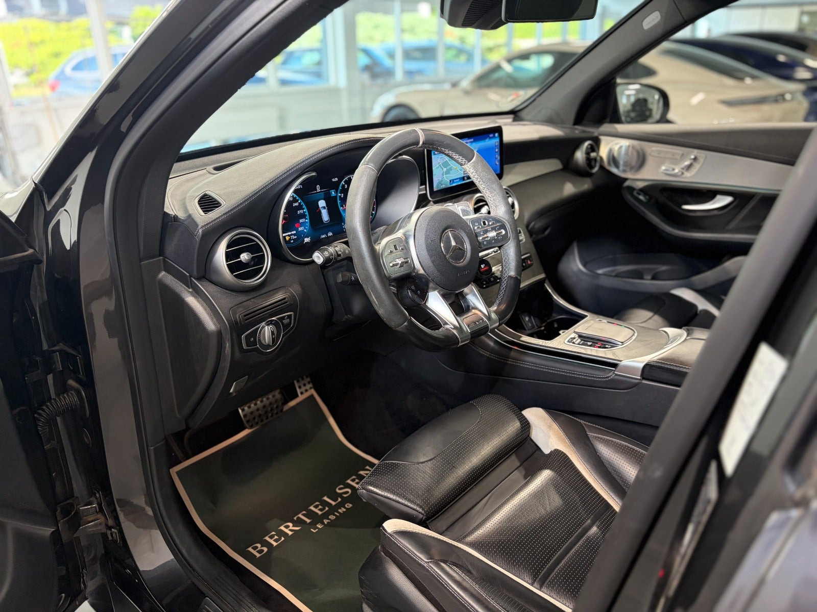 Sort Mercedes GLC63 fra 2019