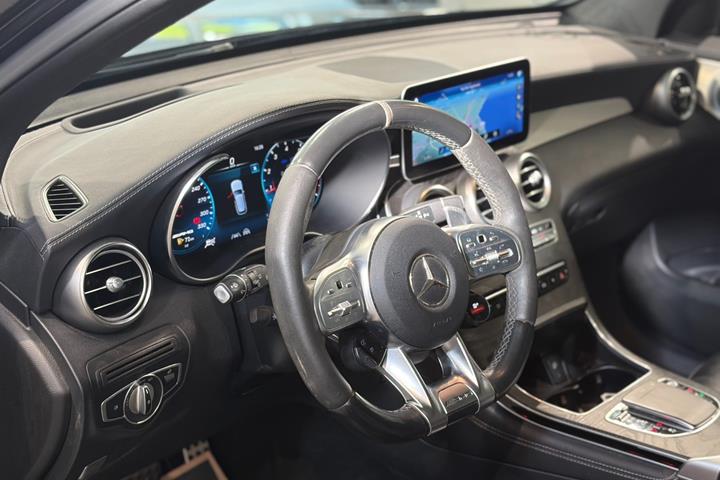 Sort Mercedes GLC63 fra 2019
