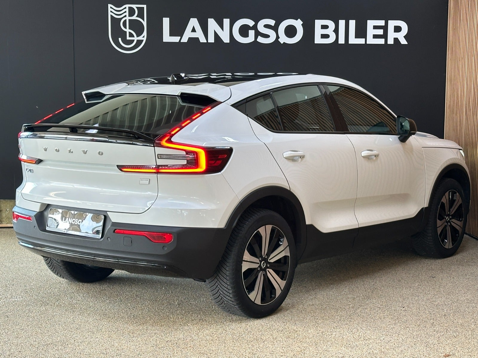 Hvid Volvo C40 fra 2023