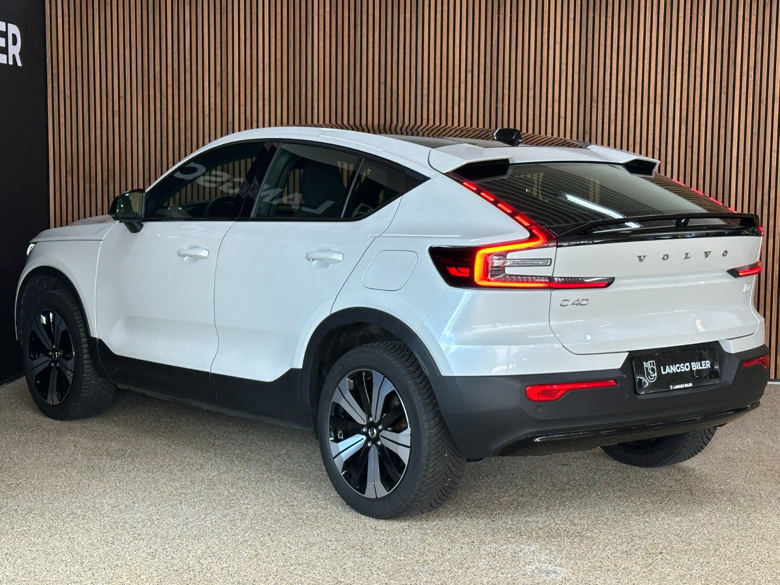 Hvid Volvo C40 fra 2023