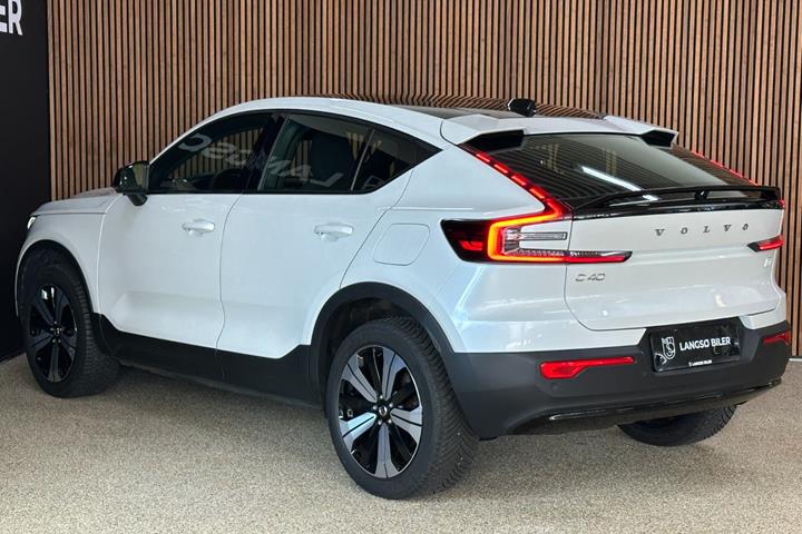 Hvid Volvo C40 fra 2023