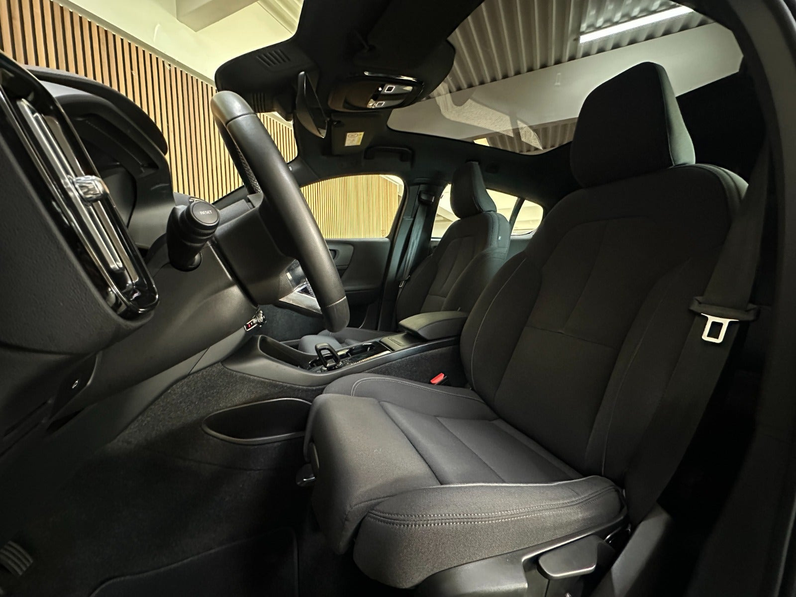 Hvid Volvo C40 fra 2023