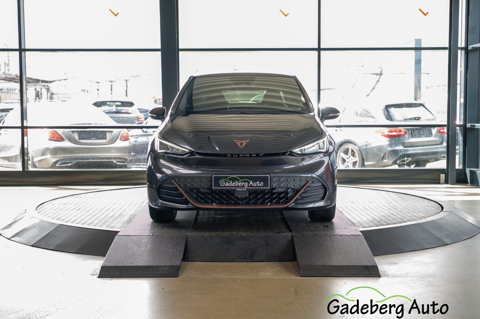Grå Cupra Born fra 2023
