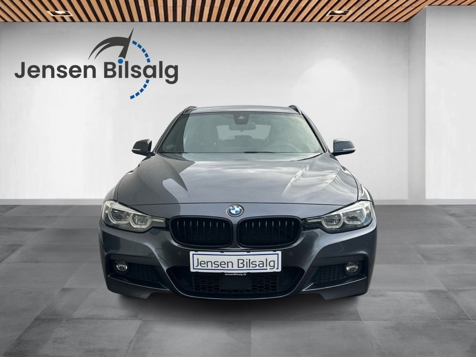Sort BMW 320d fra 2019