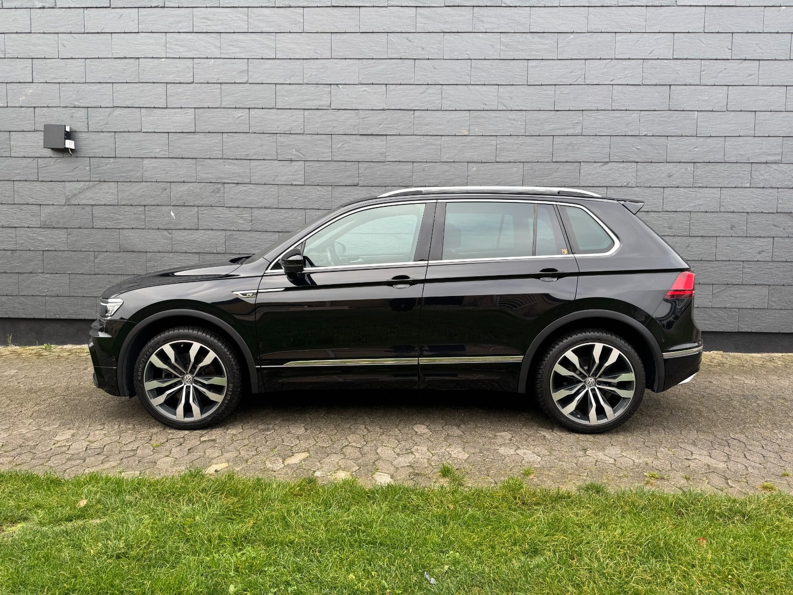 Sort VW Tiguan fra 2017