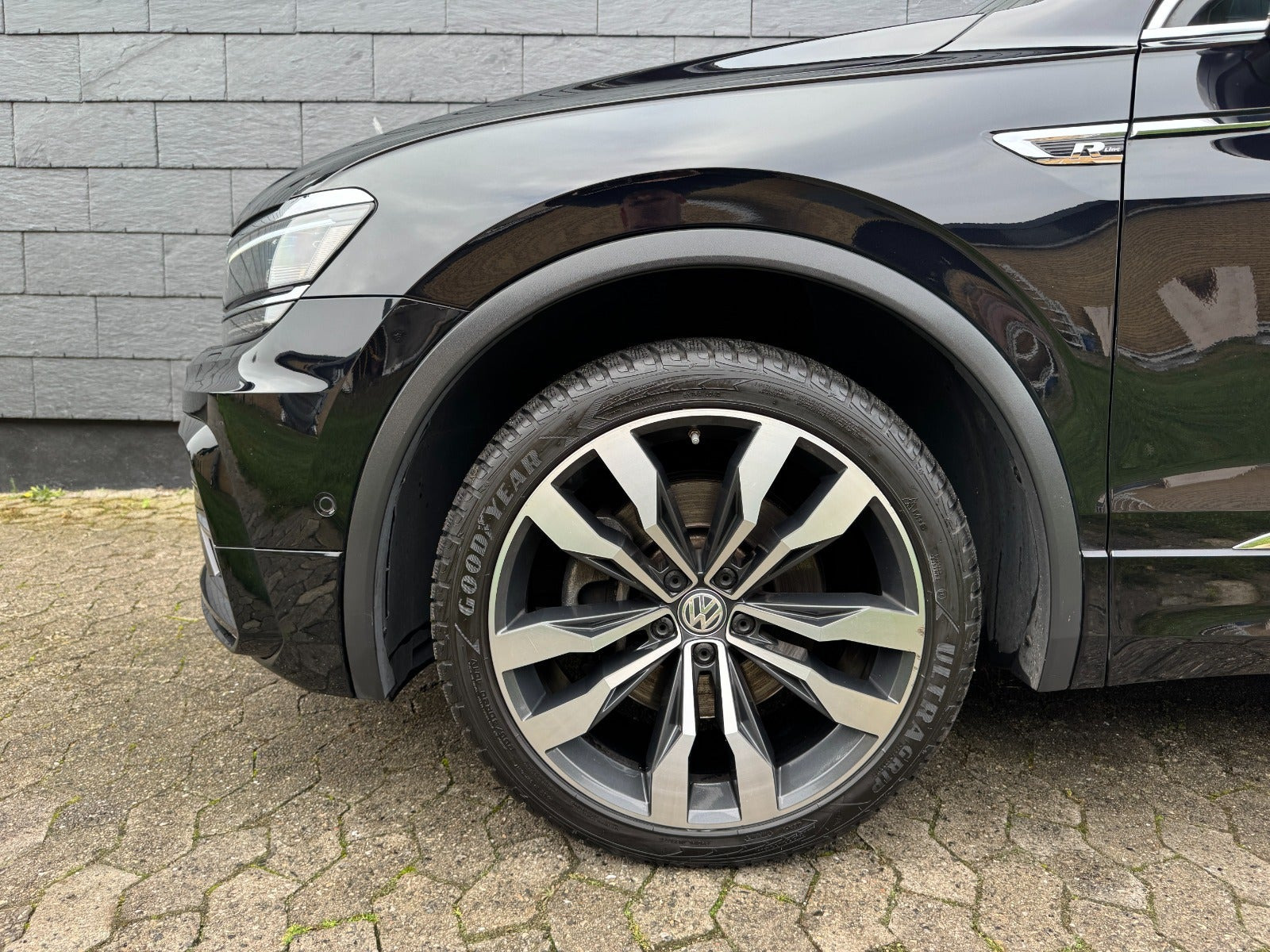 Sort VW Tiguan fra 2017