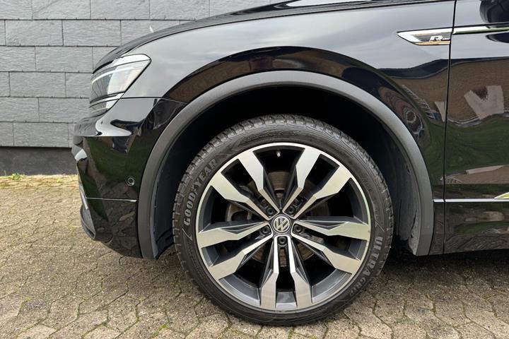 Sort VW Tiguan fra 2017