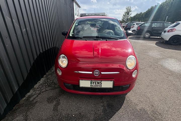 Rød Fiat 500 fra 2011
