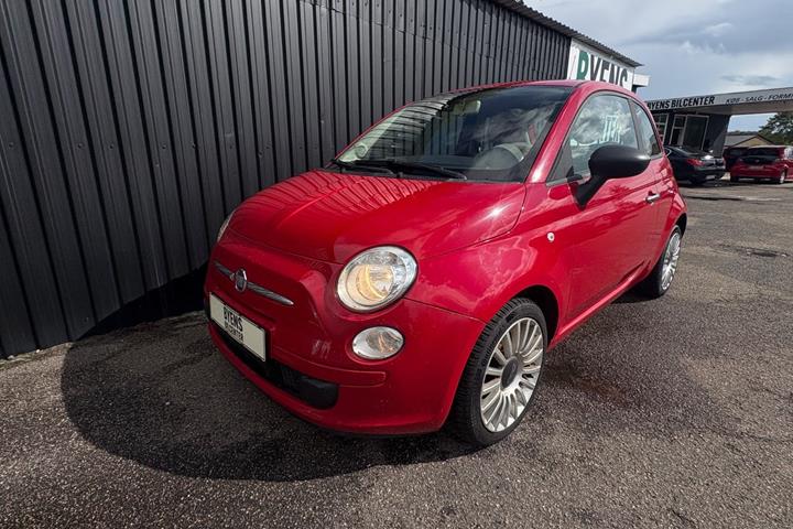 Rød Fiat 500 fra 2011