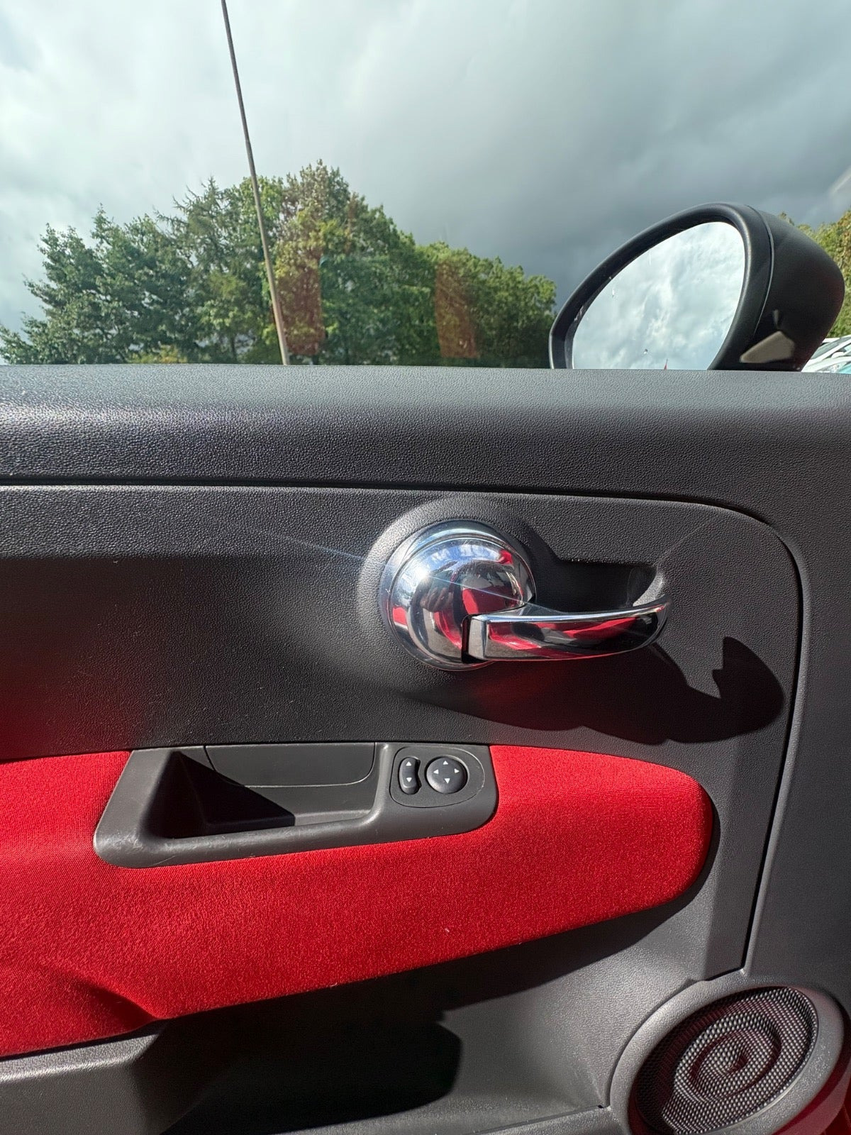 Rød Fiat 500 fra 2011