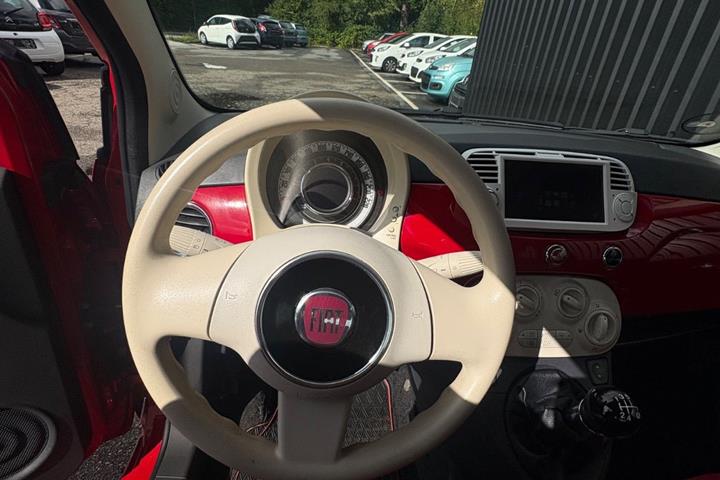 Rød Fiat 500 fra 2011