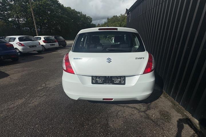 undefined Suzuki Swift fra 2011