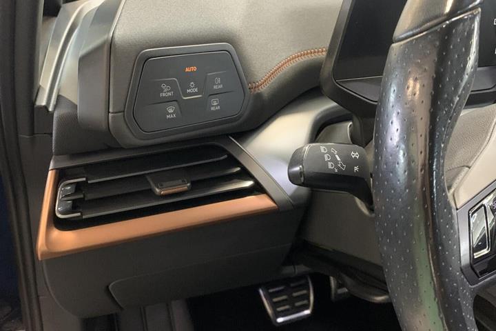 Blå Cupra Born fra 2022